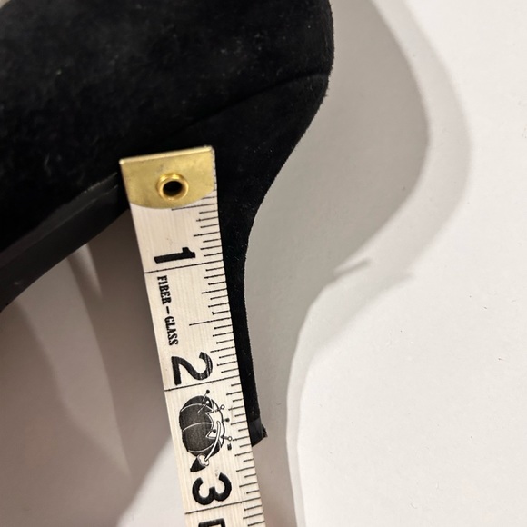 Stuart Weitzman, suede and leather 2 1/2 inch heels in black and pewter - Picture 11 of 12